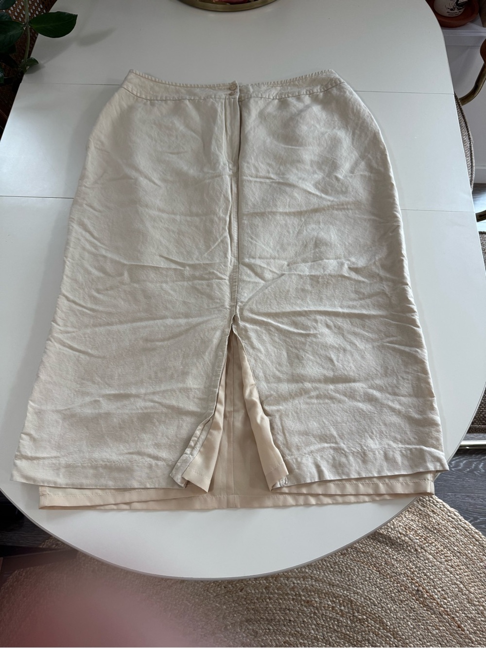 Peter Nygard Cream Linen-Blend Pencil Skirt with Frint Slit